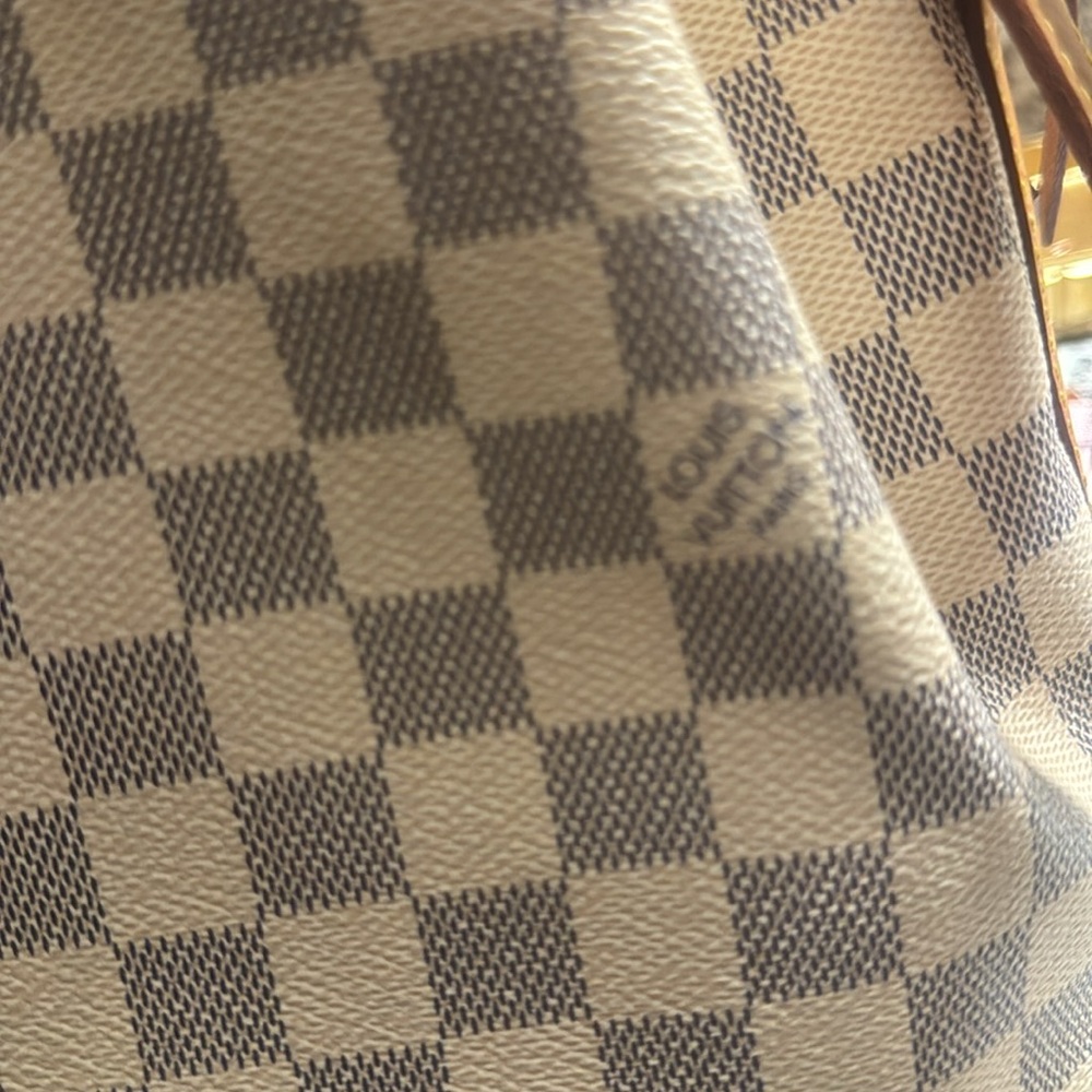 LV bucket bag - Picture 6 of 8